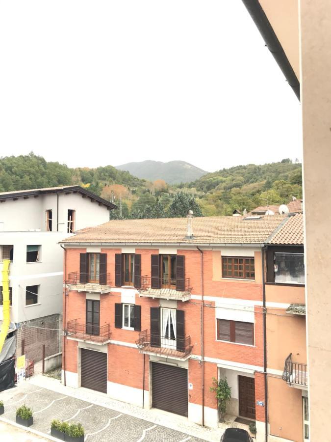 Al Campanile Centro Storico Ampio Luminoso E Panoramico Appartamento Trilocale Carsoli Exterior foto